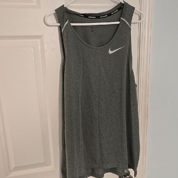 Nike Gray Relaxed Tank Top - Picture 3 of 6